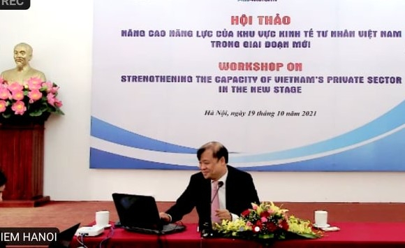 Phó Viện trưởng CIEM – ông Nguyễn Hoa Cương chủ trì Hội thảo