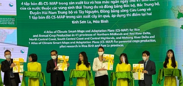 Lễ ra mắt và chuyển giao CS-MAP cho các đối tác địa phương