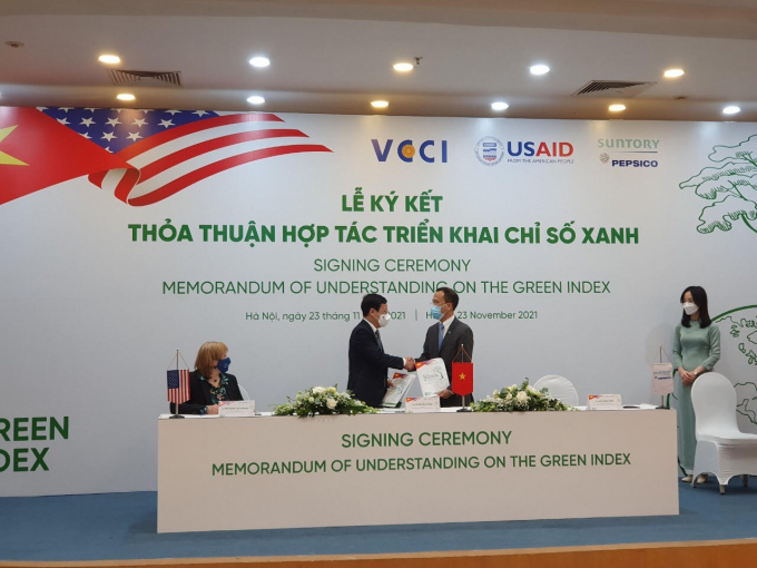 Lễ ký thỏa thuận hợp tác triển khai Chỉ số Xanh giữa VCCI, USAID và Suntory Pepsico Việt Nam