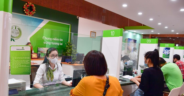 Trong năm 2021, nhân sự tại ngân hàng mẹ Vietcombank tăng thêm 1.464 người và đạt 20.982 người vào thời điểm 31/12/2021