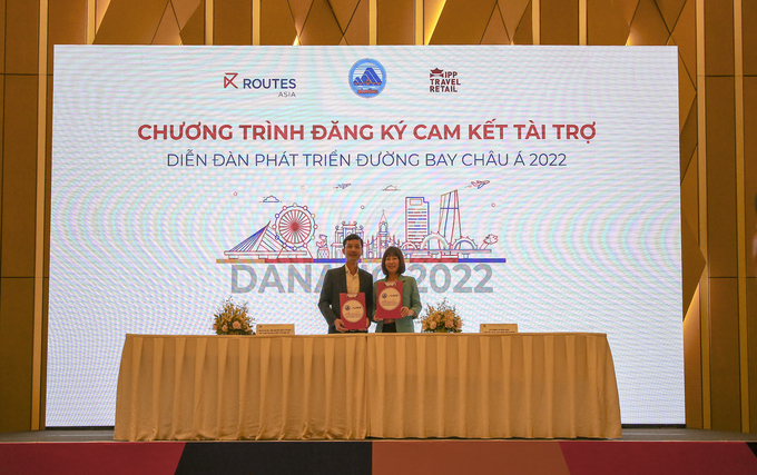 Các đơn vị ký hợp tác ngay trong buổi họp báo Diễn đàn phát triển đường bay Châu Á – Routes Asia 2022 (Ảnh: Thế Sơn)