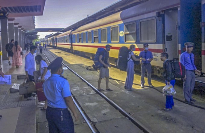 Sắp tới đường sắt Việt Nam chạy thêm tàu, nối thêm toa để phục vụ hành khách ngày cao điểm dịp nghỉ lễ 30/4 và 1/5