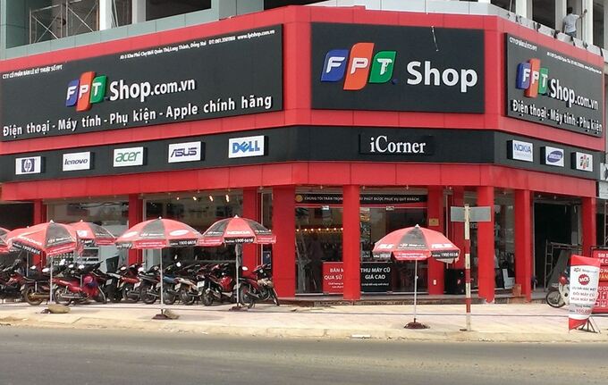 FPT Retail đang sở hữu 647 cửa hàng FPTShop và 400 cửa hàng nhà thuốc Long Châu.