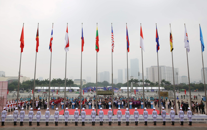 Nghi thức đánh dấu sự hiện diện của đầy đủ 11 đoàn thể thao dự SEA Games sẽ bắt đầu tại phía trước khu vực khán đài B sân vận động quốc gia Mỹ Đình - công trình trọng điểm của SEA Games 31.