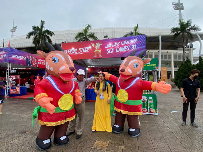 Trong không khí náo nức, rộn ràng đang bao trùm khắp sân vận động Mỹ Đình