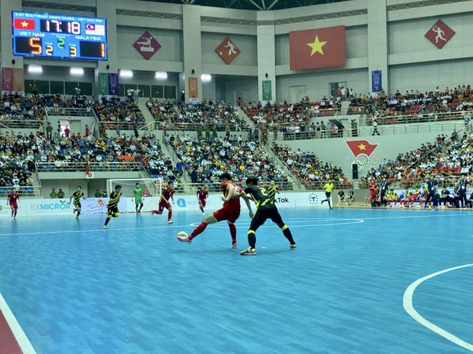 Với thể lực và đội hình ổn định đội tuyêtn futsal nam đã làm chủ trận đấu và luôn luôn tấn công làm đội bạn phải cản phá nhiều cú sút từ xa gây khoa khăn cho khung thành đội bạn.