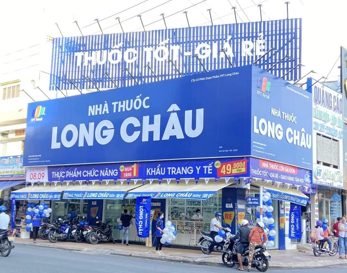 FPT Retail sẽ đầu tư mở rộng chuỗi FPTShop và Long Châu lên 717 và 700 cửa hàng vào cuối năm nay.