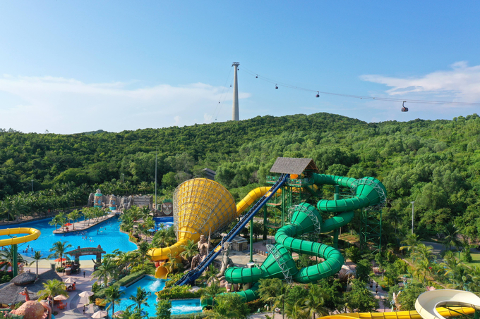 Công viên Aquatopia Water Park với những trò chơi cảm giác mạnh hàng đầu Đông Nam Á