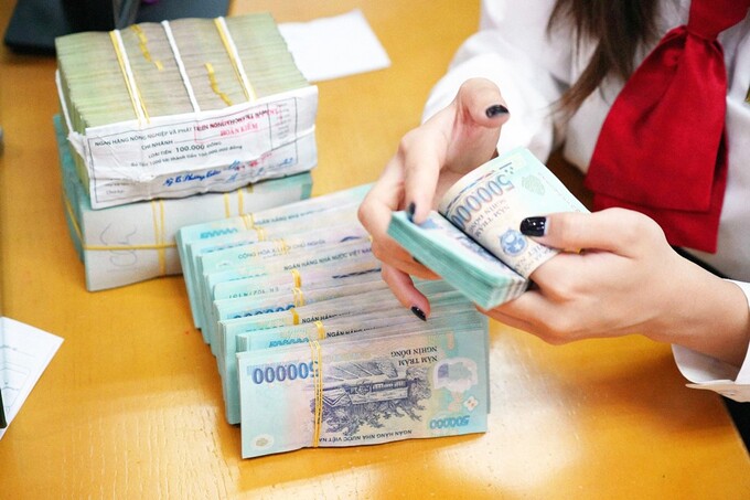 Hàng loạt ngân hàng điều chỉnh tăng lãi suất tiền gửi, cao nhất là 7,55%