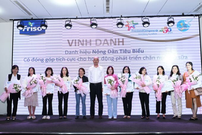 vinh-danh-120722