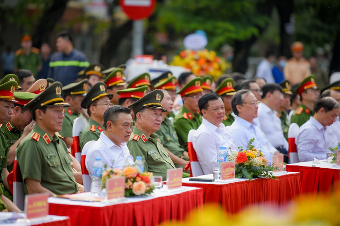 Các đại biểu dự lễ khánh thành.