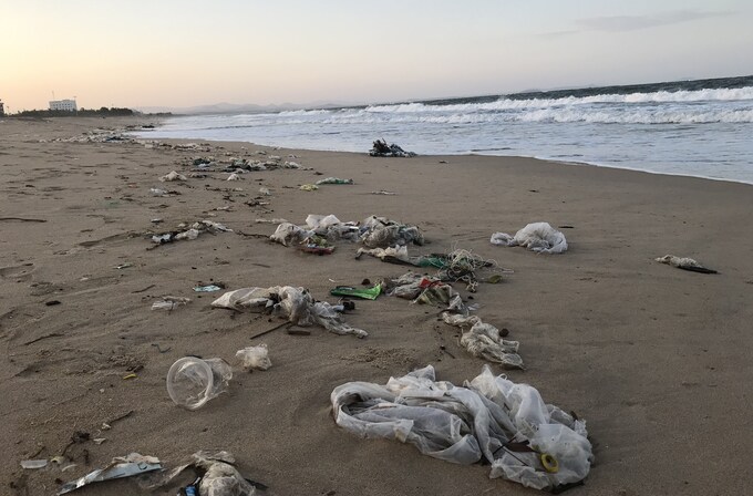 Lộ trình ngăn chặn ô nhiễm nhựa sử dụng một lần ở Việt Nam.