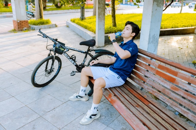Sử dụng nước giải khát bù nước bù khoáng sẽ giúp nạp lại năng lượng nhanh chóng