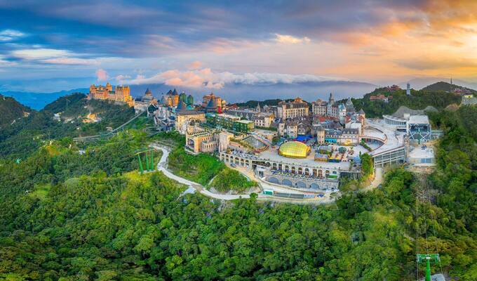 Không chỉ sở hữu những điểm check-in độc đáo, Sun World Ba Na Hills còn mở ra thế giới vui chơi, giải trí bất tận với hàng trăm trò chơi tại công viên trong nhà lớn nhất Đông Nam Á (Ảnh: Thế Sơn)