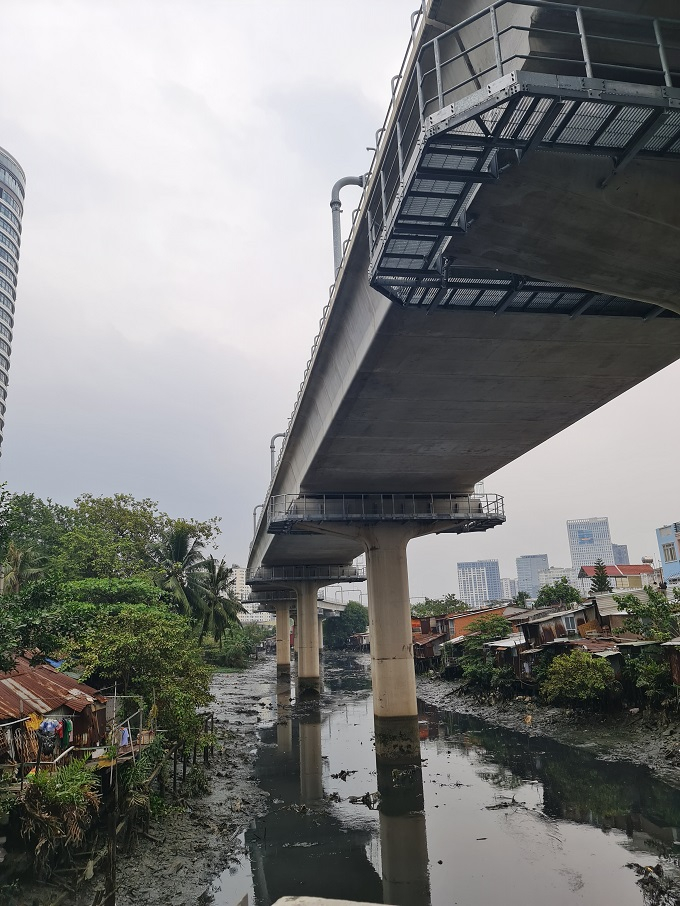 Tiến độ giải ngân vốn đầu tư công cho dự án metro số 1 hiện còn gặp nhiều khó khăn. Ảnh: Tấn Lợi