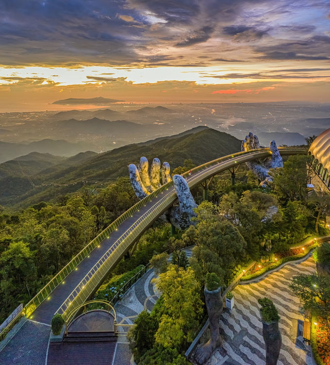 Cầu Vàng tại Sun World Ba Na Hills