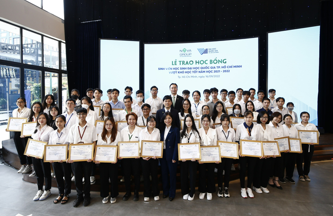 200 suất học bổng đã được NovaGroup trao đến sinh viên, học sinh các trường thành viên Đại học Quốc gia TP HCM