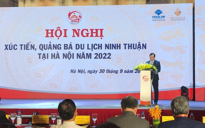 Chủ tịch UBND tỉnh Ninh Thuận ông Trần Quốc Nam phát biểu tại hội nghị.