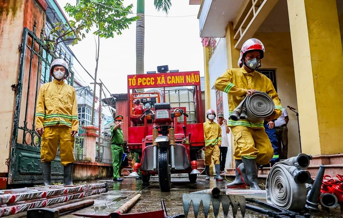 Với đặc điểm nhỏ gọn, nên xe ba gác đã tiếp cận được địa điểm cháy một cách nhanh nhất, từ đó việc chữa cháy ban đầu được hiệu quả.