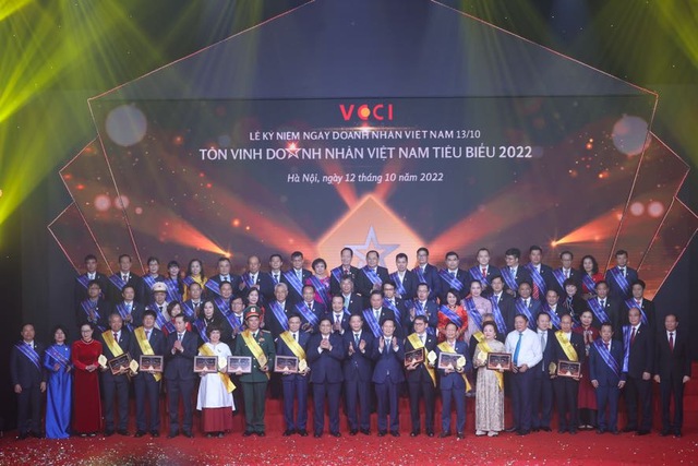 ton-vinh-doanh-nhan-tieu-bieu-2022