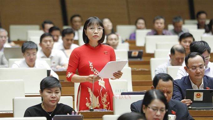 Đại biểu Quốc hội Nguyễn Thị Việt Nga (Hải Dương) phát biểu tại hội trườngẢnh: Hồ Long