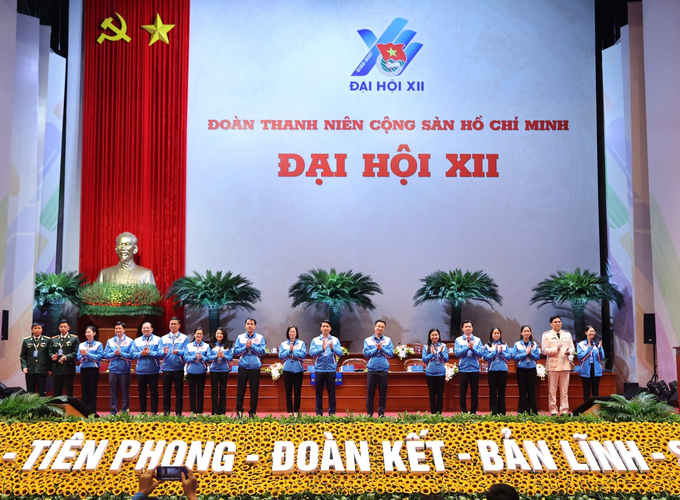 Đại hội biểu quyết bầu Đoàn Chủ tịch Đại hội gồm 19 đồng chí và bầu Đoàn Thư ký Đại hội gồm 5 đồng chí.