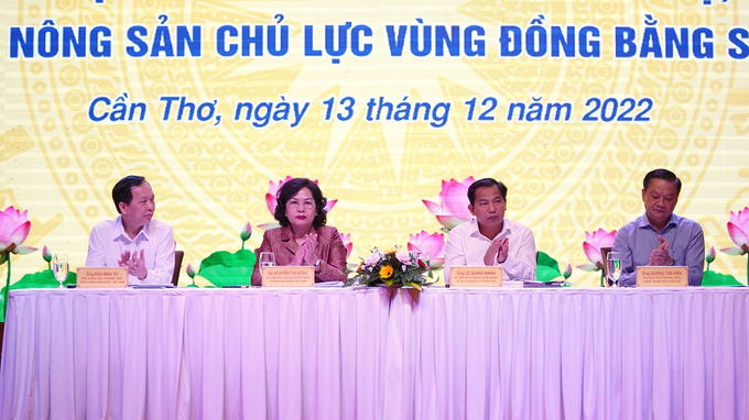 Thống đốc NHNN yêu cầu các TCTD tiếp tục tập trung nguồn vốn vào các lĩnh vực sản xuất kinh doanh nhất là các lĩnh vực ưu tiên như nông nghiệp, nông thôn, phân bổ tín dụng hợp lý cho khu vực trọng điểm như ĐBSCL.