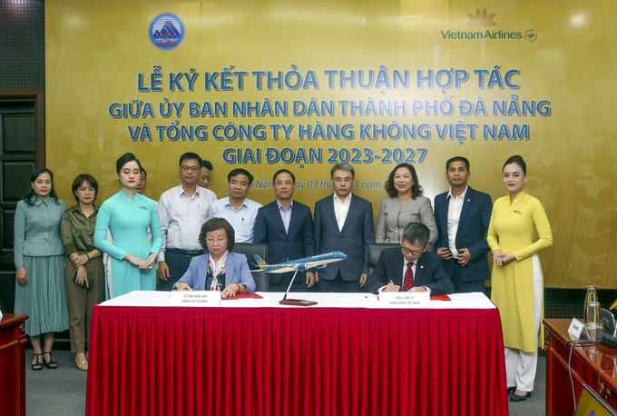 Đà Nẵng ký kết hợp tác chiến lược du lịch, dịch vụ với Vietnam Airlines