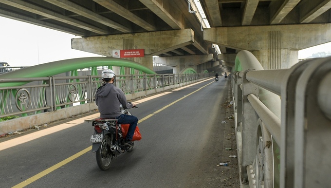 Đến thời điểm hiện tại, việc xây dựng cầu để giảm tải ùn tắc nhưng không phát huy hiệu quả là sự lãng phí tài sản công vô cùng lớn.