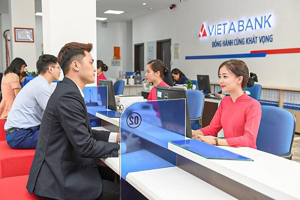 Tại 31/3/2023, VietABank và các công ty thành viên có 1.507 cán bộ nhân viên làm việc, tăng 27 người so với đầu năm