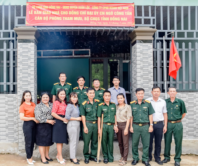 Lễ bàn giao nhà cho đồng chí đại úy quân nhân chuyên nghiệp Ngô Công Tấn, ngụ TT.Gia Ray, H.Xuân Lộc