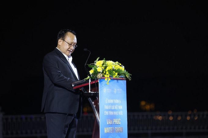 Ông Lê Văn Minh, Tổng Giám đốc Tập đoàn Vạn Phúc cho biết, đơn vị này rất vui và tự hào khi hoàn thành khu nhạc nước có quy mô và hiện đại bậc nhất Việt Nam.