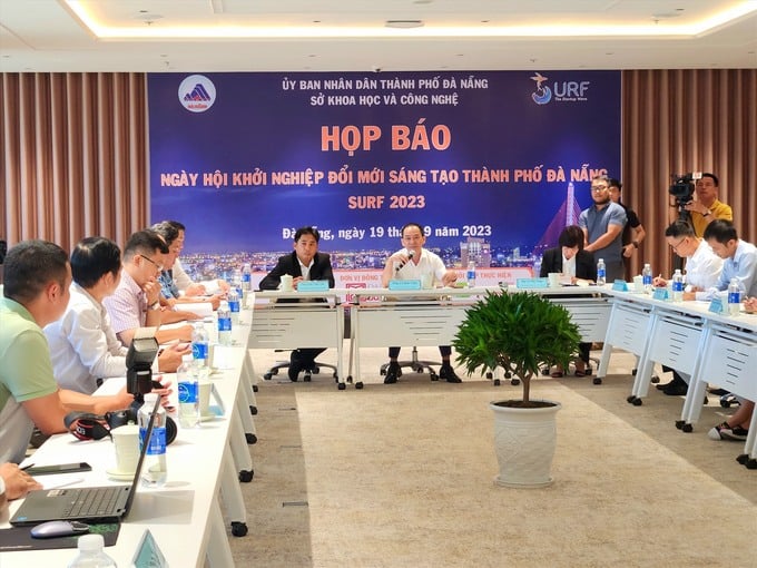 Quang cảnh họp báo sắp diễn ra Ngày hội khởi nghiệp đổi mới sáng tạo TP Đà Nẵng - SURF 2023