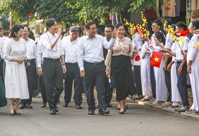 Hoàng Thái tử Nhật Bản và Công nương thăm phố cổ Hội An (Ảnh: H Sơn)