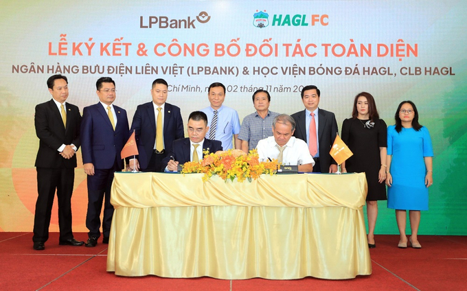 Ngày 2/11/2023, tại TP.HCM, Ngân hàng TMCP Bưu điện Liên Việt (LPBank) ký kết hợp tác toàn diện với Học viện Bóng đá và Câu lạc bộ Bóng đá Hoàng Anh Gia Lai.