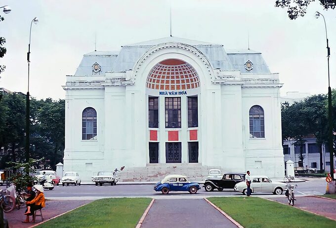 saigon-opera-2