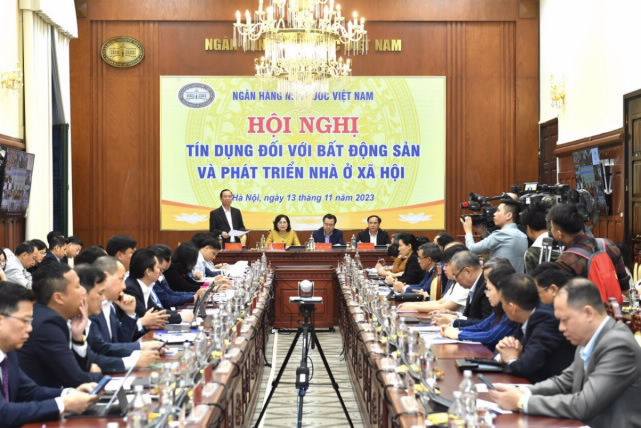 Đại diện Bộ Xây dựng cho biết, doanh nghiệp bất động sản còn hoạt động, tiếp tục gặp khó khăn về nguồn vốn do không bán được hàng, không huy động được nguồn vốn trả trước của khách hàng. (Ảnh: SBV)