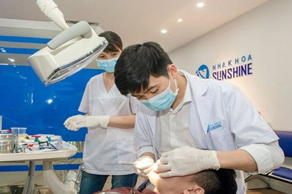 Nha khoa Sunshine bị xử phạt và đình chỉ hoạt động do hoạt động không phép.