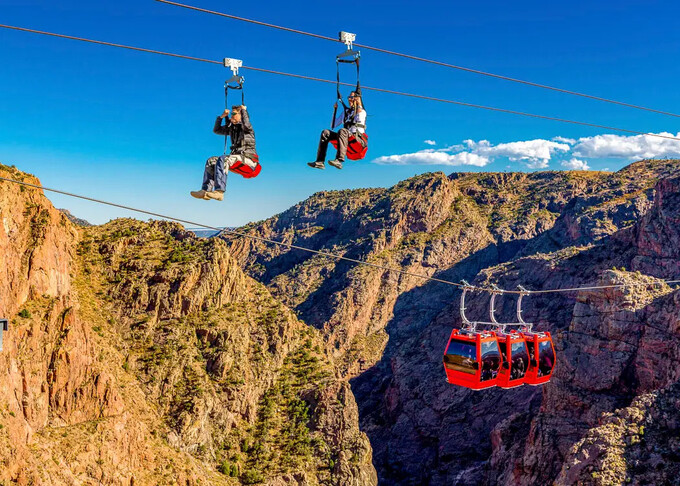 Ngoài cây cầu nổi tiếng, công viên Royal Gorge còn có nhiều khu vui chơi để khám phá.