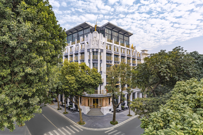 Khách sạn Capella Hanoi lộng lẫy bên bờ hồ Hoàn Kiếm.