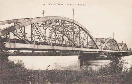 Cầu Bình Lợi cũ thuộc tuyến đường sắt Sài Gòn - Nha Trang.