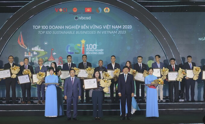 Ngân hàng SeABank vinh dự lần thứ 6 được vinh danh trong Top 100 Doanh nghiệp bền vững Việt Nam (CSI 100).