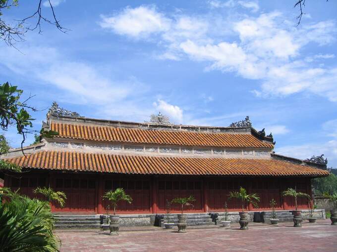 Điện Long An - ngôi điện được đánh giá đẹp nhất trong kinh thành Huế.