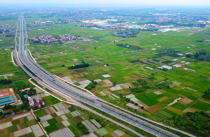 Đường Võ Nguyên Giáp là một trong những huyết mạch giao thông của Hà Nội.