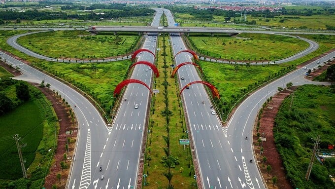 Đây được coi là tuyến đường hiện đại và đẹp bậc nhất Hà Nội.