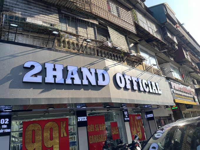 2 HAND OFFICIAL là hệ thống cửa hàng chuyên phân phối các mặt hàng thời trang nam tại Hà Nội với tổng số 6 cửa hàng.