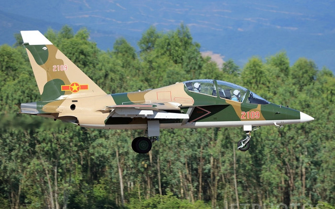 Yak-130 là loại máy bay huấn luyện đa năng mới được biên chế trong lực lượng Không quân nhân dân Việt Nam.