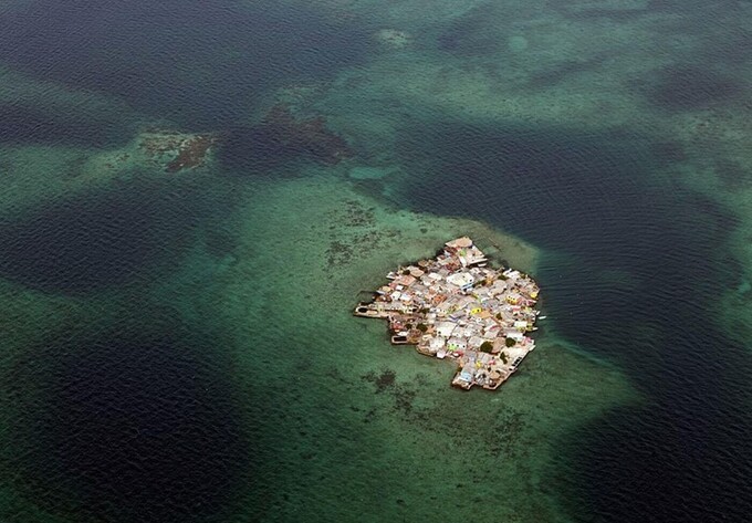 Hòn đảo Santa Cruz del Islote như cách biệt với thế giới bên ngoài.