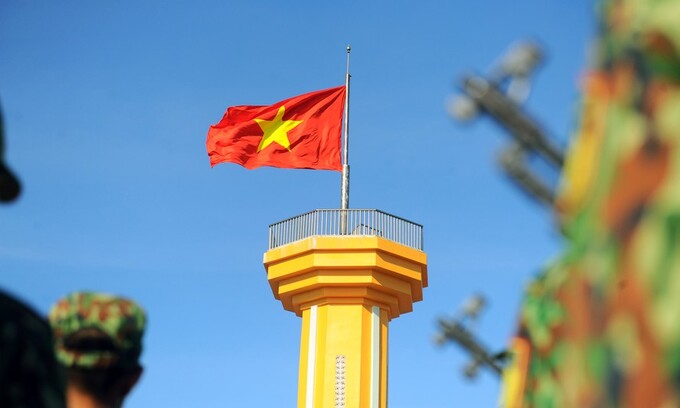 Cột cờ khẳng định chủ quyền biển đảo của Việt Nam