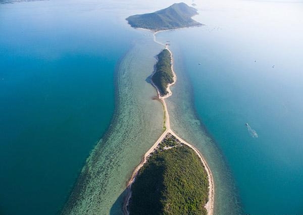 Thủy đạo nối liền 3 hòn đảo lớn nhỏ trong cụm đảo Điệp Sơn